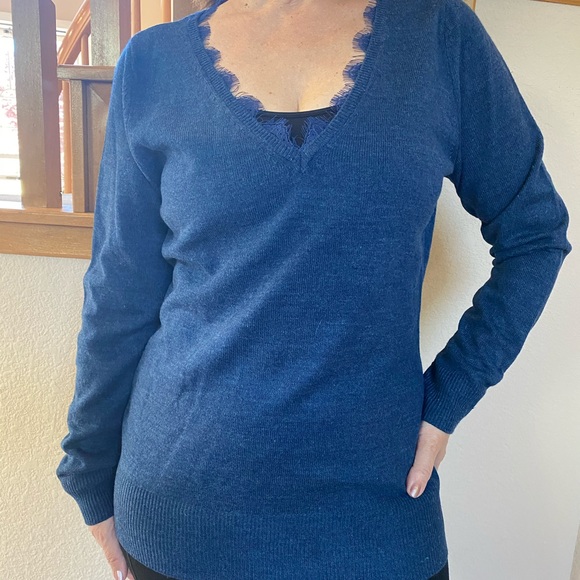 NWT Medium New York & Company Sweater - Picture 3 of 7